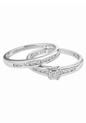 DIAMANT L'ÉTERNEL, 9CTCHANNEL SET 0.25CT PRINCESS CUT DIAMOND BRIDAL SE - Sõrmus - silver coloured