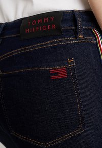 Tommy Hilfiger Vaqueros pitillo - blue denim