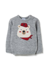 Pull en maille grise avec un design imprimé d'un ours polaire texturé portant un bonnet et une écharpe rouges. Comprend deux boutons décoratifs sur l'épaule.