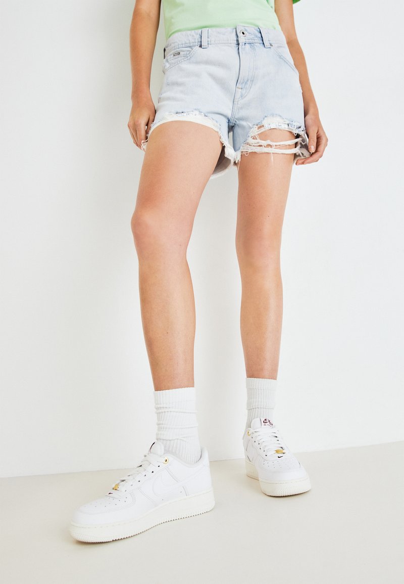 Pepe Jeans - RELAXED - Jeans Shorts - light-blue denim, Vergrößern