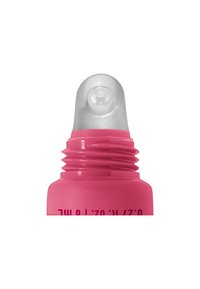 Tube en plastique de couleur rose vif avec un applicateur à bille transparent et lisse en haut. Texte imprimé en violet foncé sur le corps.