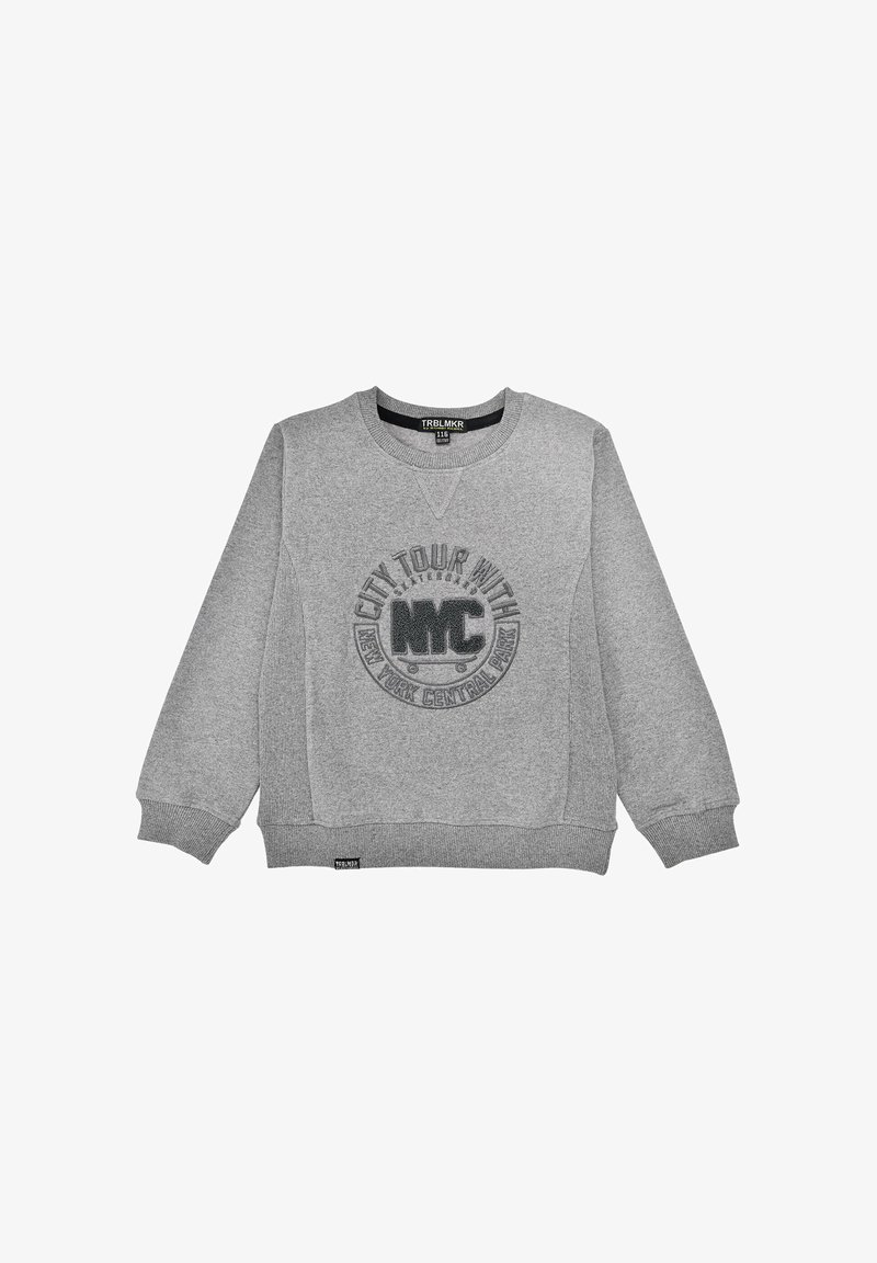 Grauer Pullover aus weichem Stoff, mit einem runden Logodesign "CITY TOUR WITH NEW YORK CENTRAL PARK" in dunklerem Grau. Rippbündchen an den Ärmeln und am Saum.