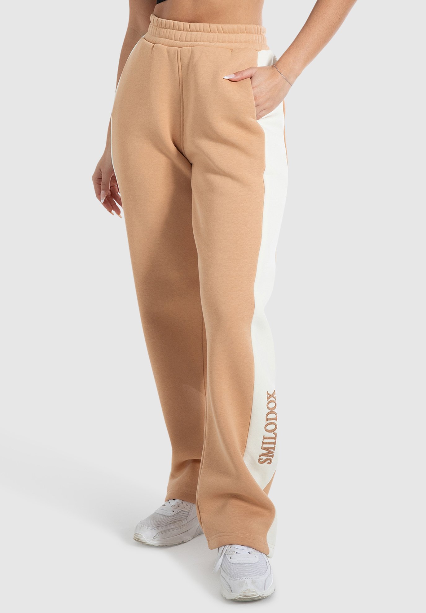 nike metallic swoosh colour block joggers in neutrals