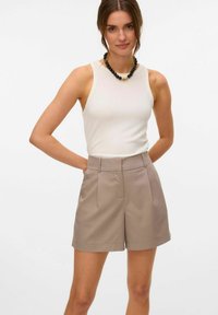 Vero Moda VMNILA  NOOS - Shorts - moon rock