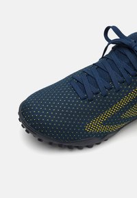 Umbro VELOCITA IX CLUB  TF - Fodboldstøvler til kunstgræs - poseidon/blazing yellow/white