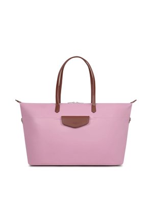 Borsa tote rosa chiaro con manici in pelle marrone e tasca frontale a patta, in piedi su uno sfondo bianco.