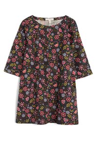 Blommig klänning med mörk bakgrund, prydd med rosa, blå och gröna blommor. Lätt passform, ¾ ärmar, rund halsringning och texturerat tyg.