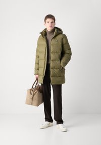 GANT ACTIVE CLOUD MID LENGTH - Vinterfrakke - juniper green