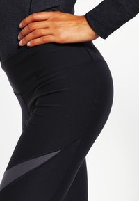 Nike Performance Trikoot - black