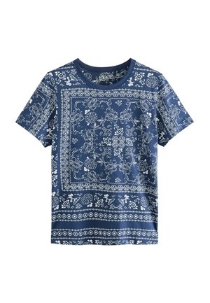 Granatowy t-shirt z krótkim rękawem z białym kwiatowym i geometrycznym nadrukiem w stylu bandany na całej koszulce.