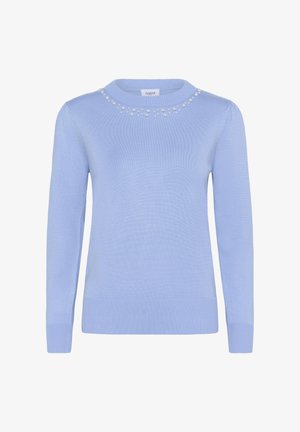 Lichtblauwe sweater van een zachte brei stof. Heeft een ronde hals en is versierd met kleine parels langs de halslijn. Lange mouwen.