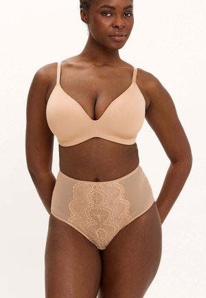 Understatement, Slip - warm nude