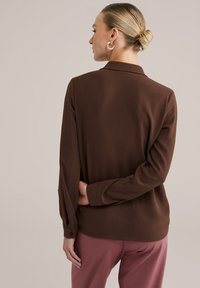 WE Fashion Camicia - rust brown