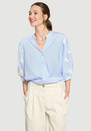 LolaLiza, EMBROIDERED SLEEVE SHIRT EMBROIDERED SLEEVE SHIRT - Blouse - blue pastel