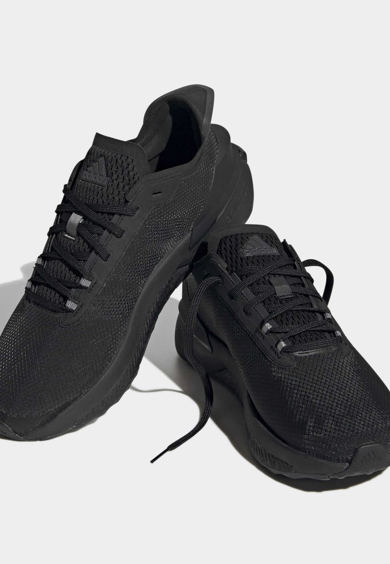 adidas Sportswear AVRYN - Trainers - core black/core black  display picture 1