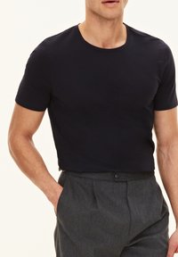 Oscar Jacobson KYRAN - T-shirt basic