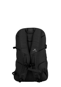 Czarny plecak z wyściełanymi meshowymi paskami, ergonomiczną konstrukcją i regulowanym paskiem na klatkę piersiową, idealny dla komfortu i wsparcia podczas użytkowania.