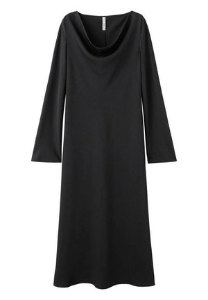 Sort kjole med krave og lange ærmer, lavet af glat stof. Har en A-formet silhuet og falder under knæet. Ingen synlige mønstre eller detaljer.
