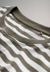 Unausgewählt, white stripe khaki light khaki