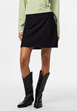Pieces PCBOSELLA MW WRAP SKIRT NOOS BC - Φούστα παρεό - black