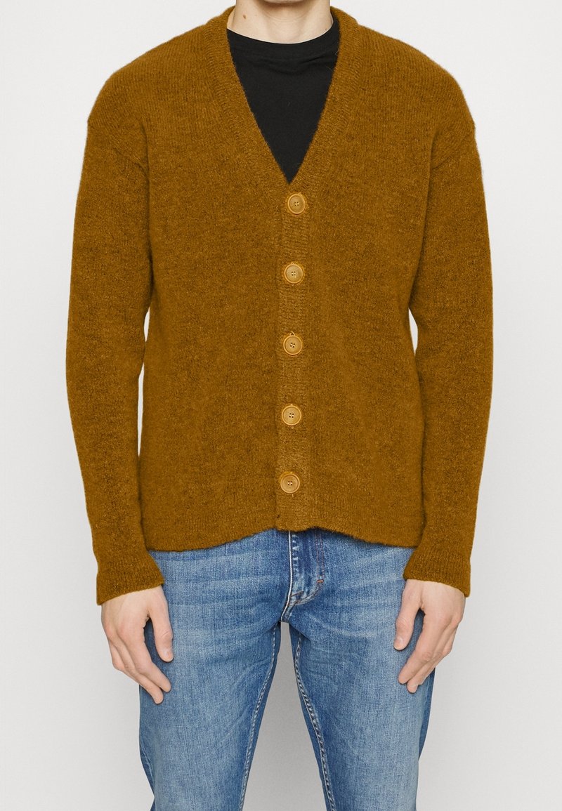 DRYKORN Strickjacke - brown