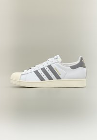Δεν επιλέχθηκε, footwear white/grey three/core white