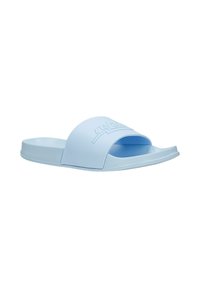 Lichtblauwe slidesandaal met een brede band en open teen. Gemaakt van flexibel materiaal met een gestructureerde afwerking en een geperst logo. Plat zoolontwerp.