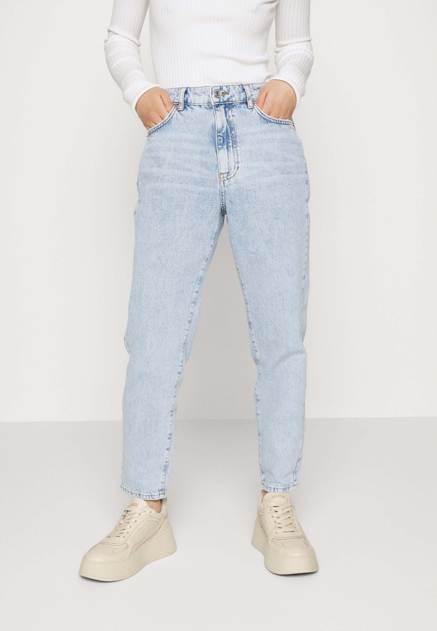Gina Tricot Petite DAGNY MOM - Jeans Straight Leg - sea blue/hellblau -  Zalando.ch