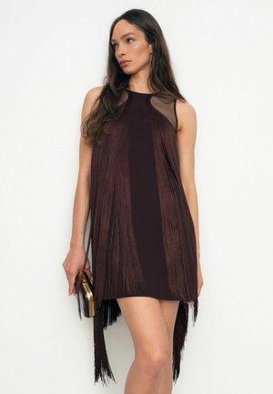 REGULAR FIT - FARROW FRINGE-DETAIL SHEER-PANEL  - Vestito casual - burgundy