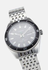 Timex WATERBURY DIVE AUTOMATIC - Horloge - silver-coloured/black