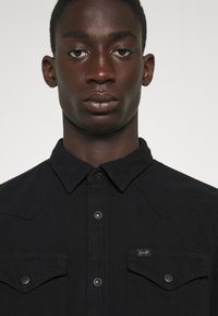 Lee REGULAR WESTERN - Camisa - black