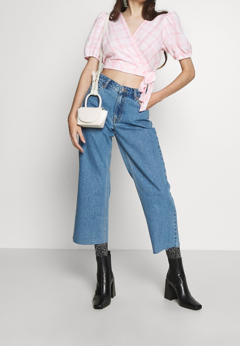 Miss Selfridge - Jean baggy - Noir clair délavé | ASOS