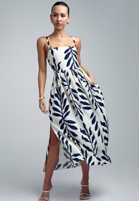 Neizvēlēts, navy blue leaf