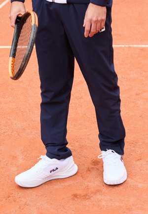 Fila AXILUS 3 - Tennisschoenen voor kleibanen - white/navy/red