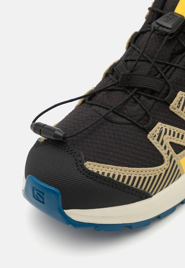 XA PRO V8 UNISEX – Hikingschuh