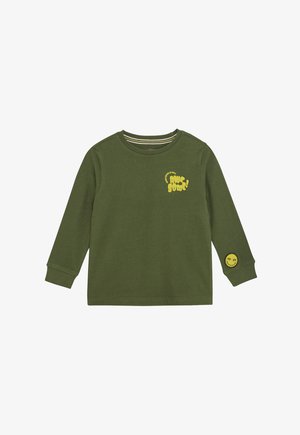 Groene peuter T-shirt met lange mouwen, met gele tekst "Geweldig!" op de borst en een smiley badge op de manchet van de linker mouw.