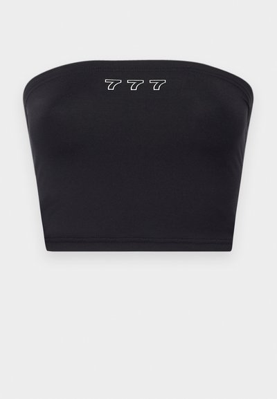 Haut bandeau noir en tissu lisse, orné d'une broderie blanche des chiffres "777" à l'avant. Sans bretelles, design simple.