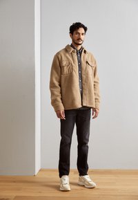 Schott SHWAZE - Jachetă din fleece - beige