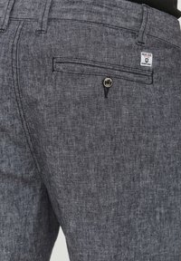 INDICODE JEANS IDGALGO LINEN MIX - Kratke hlače - black