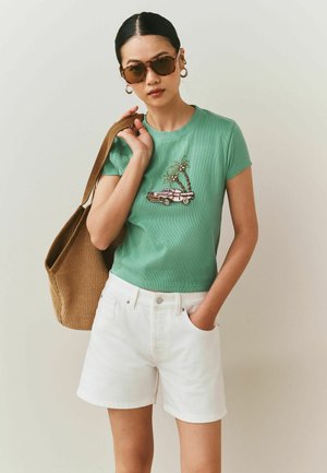 Next, REGULAR FIT - EMBELLISHED CAR SHORT SLEEVE T-SHIRT . - Print T-shirt - green