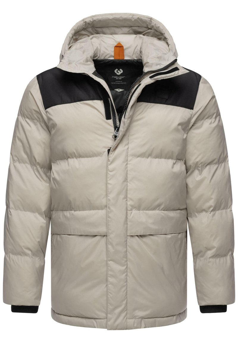Giacca puffer grigia chiara con un pannello superiore nero, chiusura con zip, due grandi tasche frontali e un cappuccio regolabile con un accento arancione.