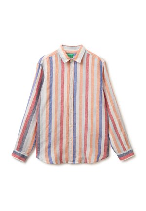 Koszula z długim rękawem na guziki z pionowymi paskami w kolorze czerwonym, pomarańczowym, niebieskim i białym na białym tle.