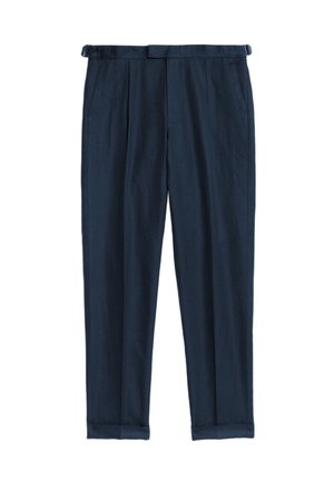 Marineblauwe op maat gemaakte broek met een gladde textuur, uitgerust met voorplooien, een ceintuurlus en een rechte pijpdesign.