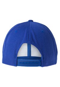 Blå baseballkasket lavet af stof med en glat tekstur. Har en plastik snapback lukning og et mesh-panel for åndbarhed.