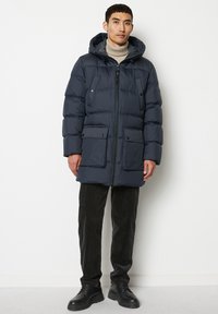 Marc O'Polo REGULAR AUS HOCHWERTIGER -PERFORMANCE - Piumino lungo - dark navy