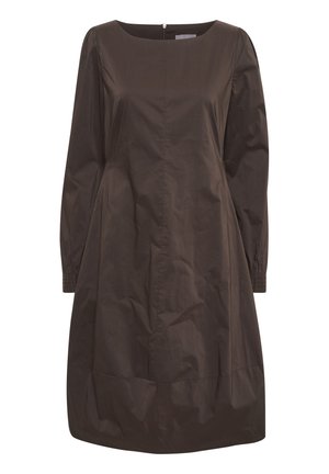 Pruun, kuni põlveni ulatuv kleit ruudukujulise kaelusega, pikad varrukad ja lõdvestunud siluett. Valmistatud siledast kangast, millel on peen tekstuur.