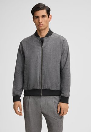 - Kurtka Bomber