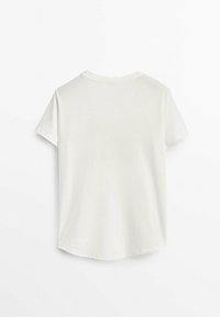 White short-sleeve t-shirt with a round neckline and slightly curved hem. Made from soft fabric with a smooth texture. No visible patterns or accents.