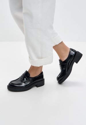 Cesare Gaspari Loafers - black