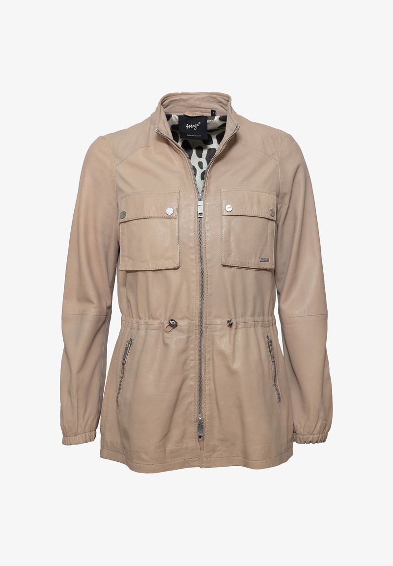 Hellbeige, Kunstlederjacke mit Reißverschluss vorne, elastischen Bündchen und verstellbarem Bund. Verfügt über zwei Brusttaschen und seitliche Reißverschlusstaschen.